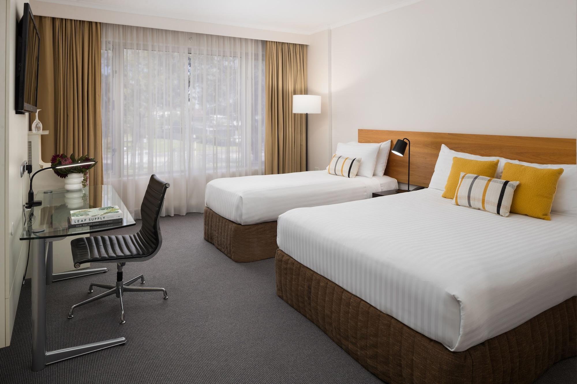 Rydges Hotel 4*